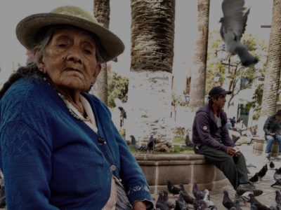 1. Doña Mica en la plaza principal de Tarija