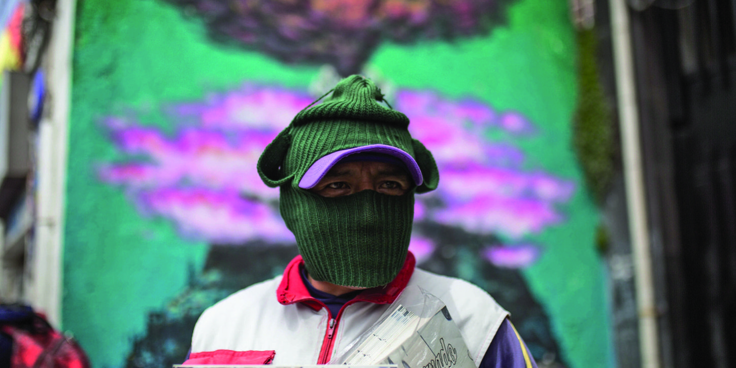 Un taller textil debajo del pasamontañas