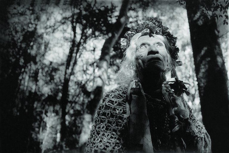 Efigênia, la Reina del Papel