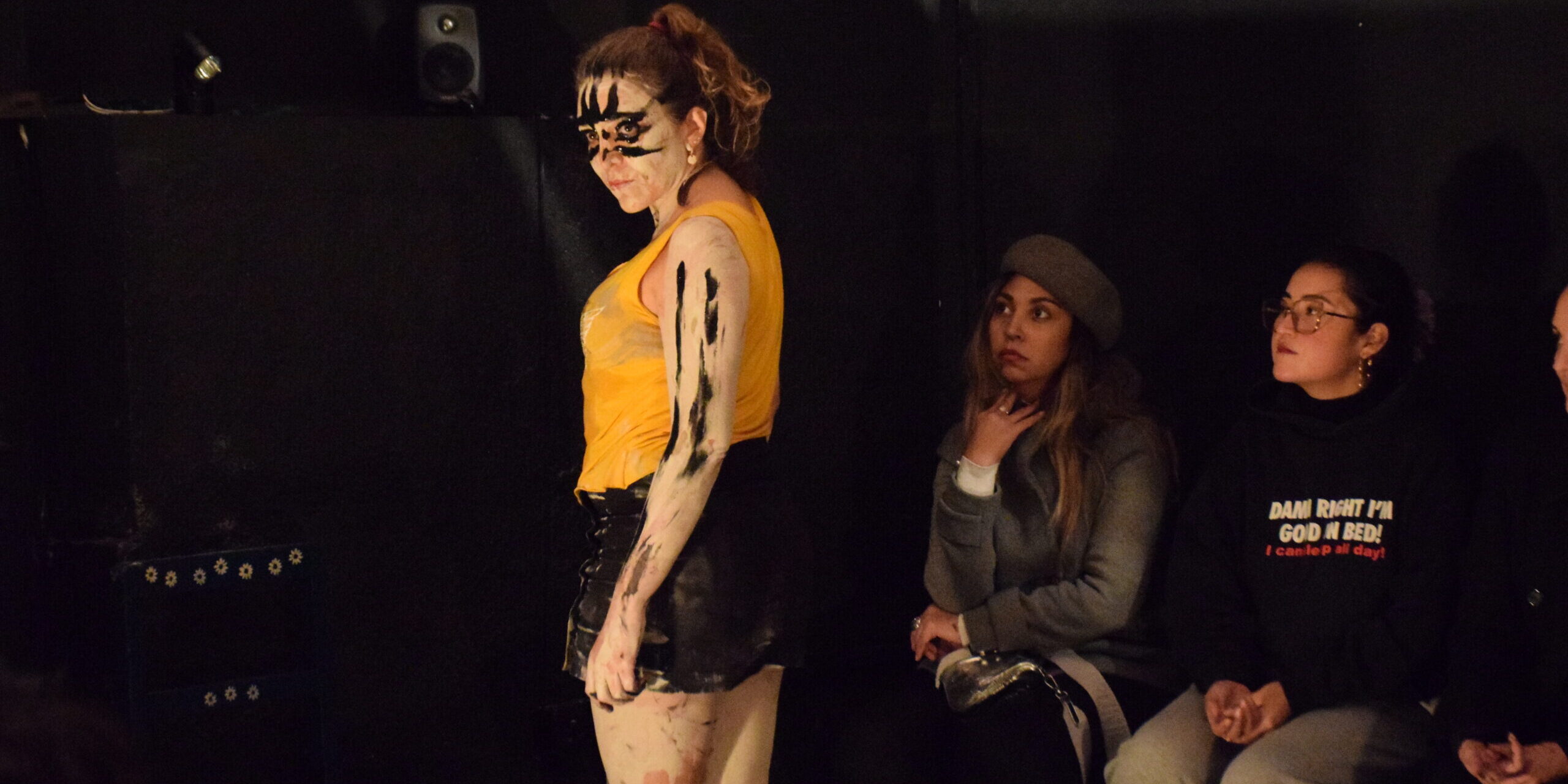 Ave, el canto de las existencias menores