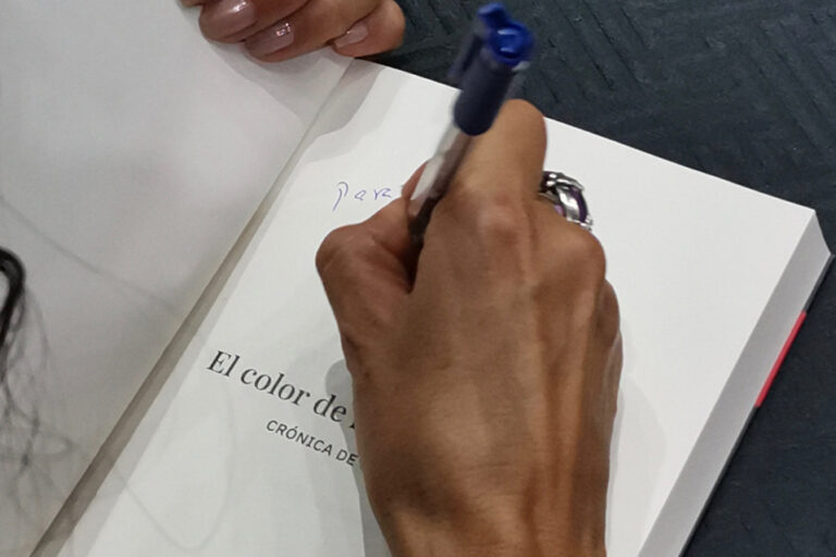 Firma libro El color de las ovejas negras
