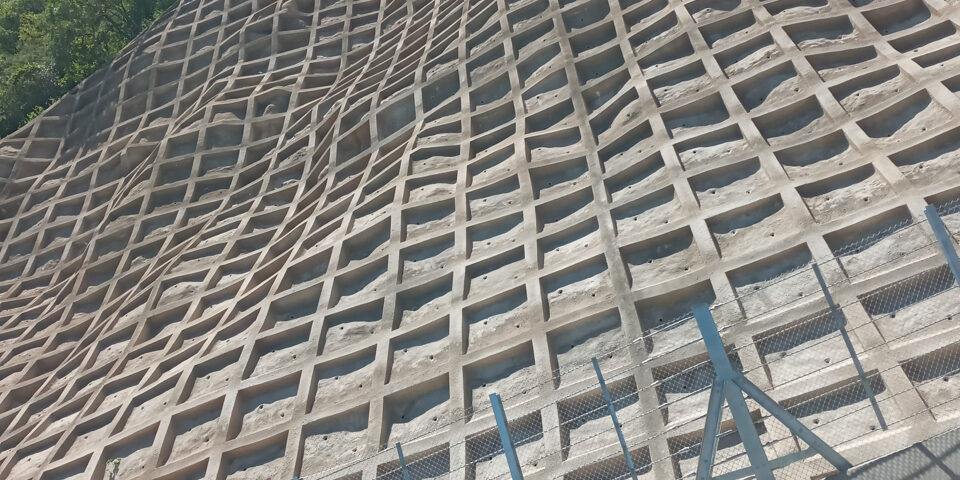 Muro de contención, carretera Mairana Samaipata