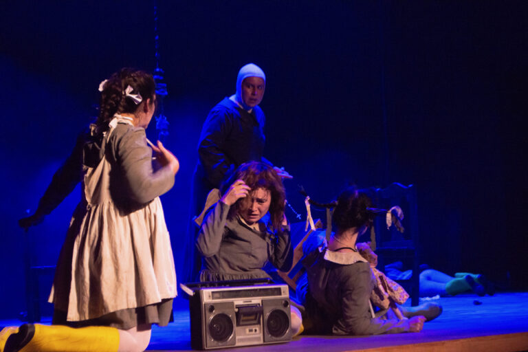 El orfanato Diana Sivila