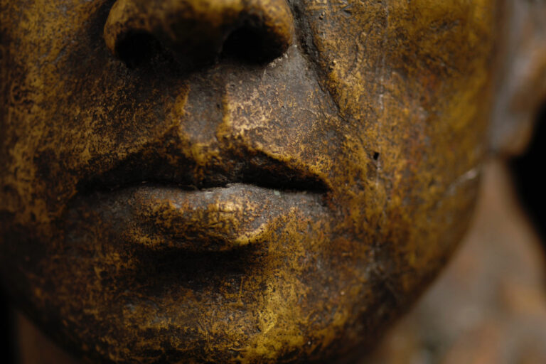 Detalle. Escultura de Juan Bustillos.