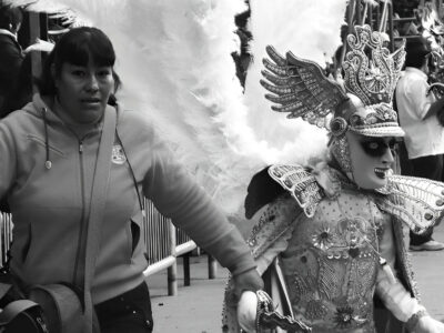 Una instantánea robada en el Carnaval de Oruro. Fotografía de Lucía Camerati.